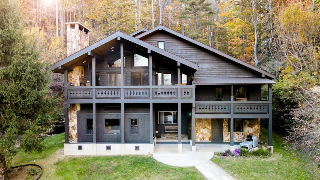 Outland Chalet & Suites Great Smoky Mountains Whittier 外观 照片