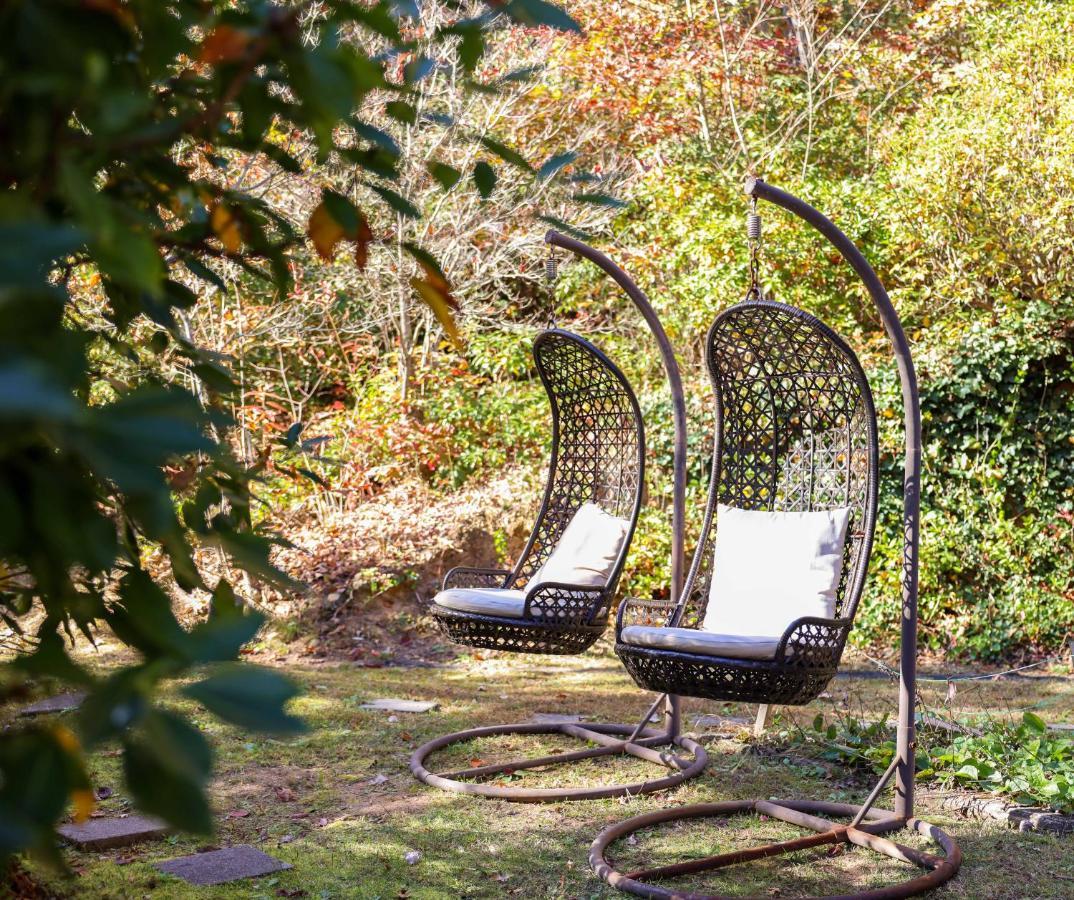 Outland Chalet & Suites Great Smoky Mountains Whittier 外观 照片