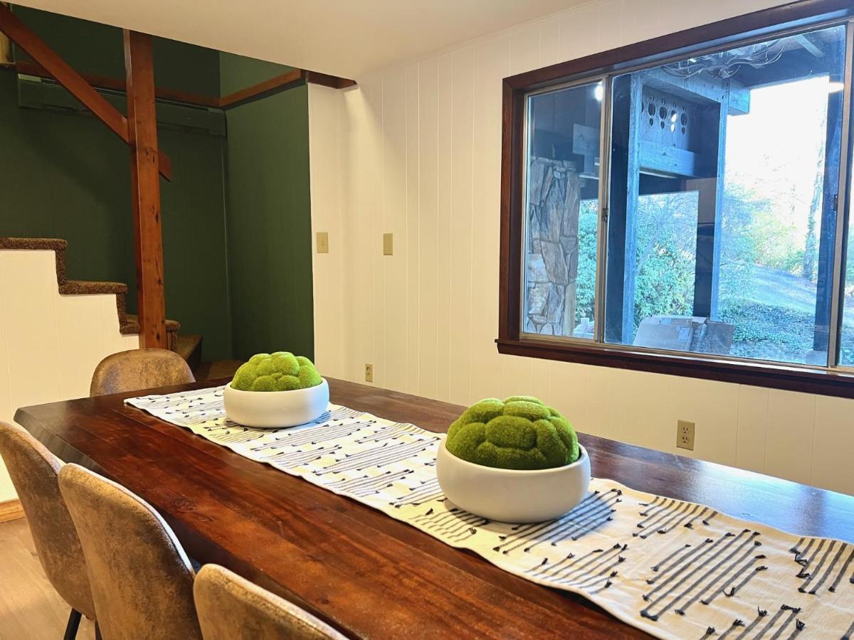 Outland Chalet & Suites Great Smoky Mountains Whittier 客房 照片